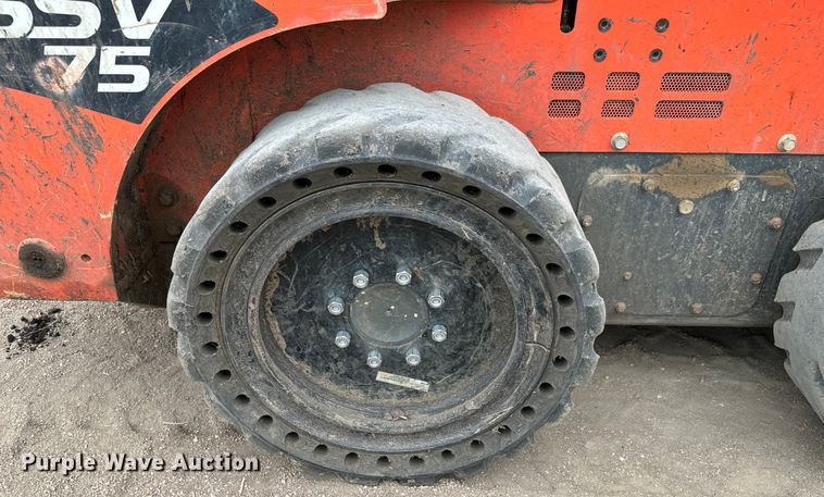 image for item MU9999 2016 Kubota SSV75 skid steer loader