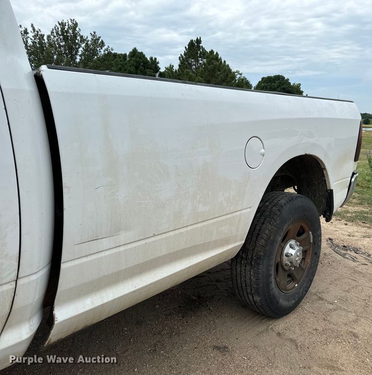 image for item MV9001 2017 Dodge Ram 2500HD Crew Cab pickup truck