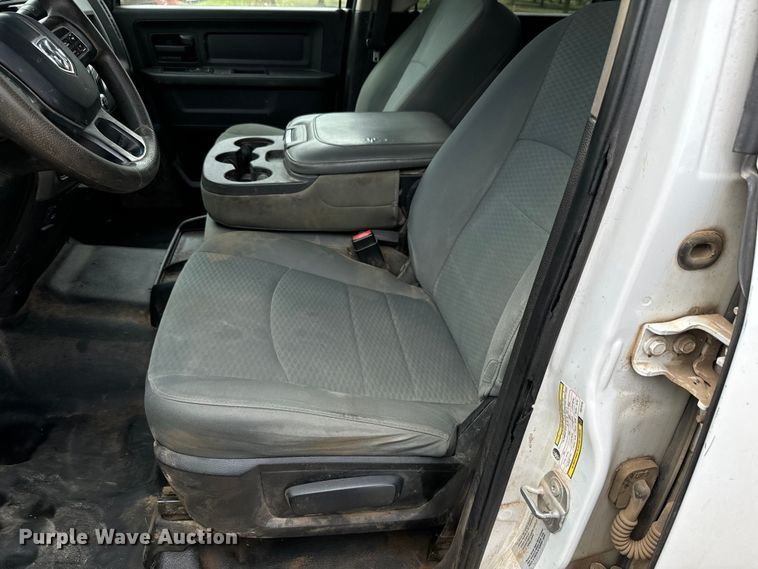 image for item MV9001 2017 Dodge Ram 2500HD Crew Cab pickup truck