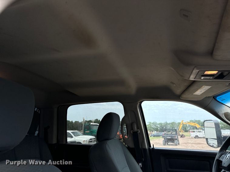 image for item MV9001 2017 Dodge Ram 2500HD Crew Cab pickup truck