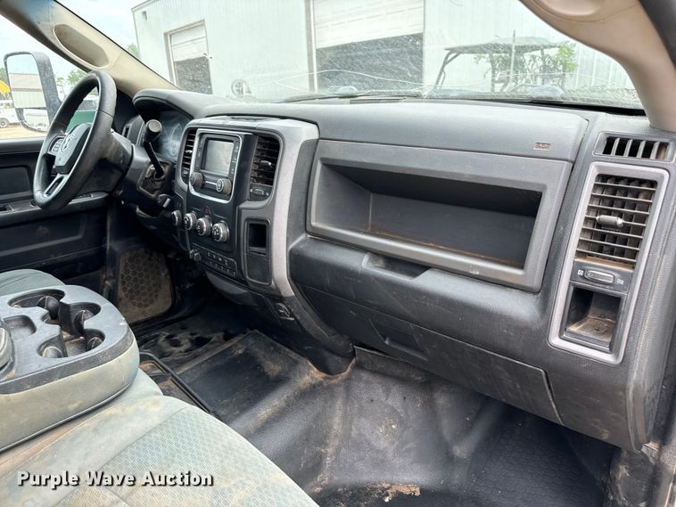 image for item MV9001 2017 Dodge Ram 2500HD Crew Cab pickup truck