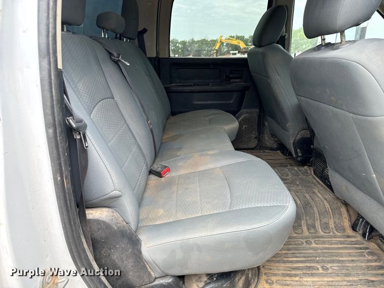 image for item MV9001 2017 Dodge Ram 2500HD Crew Cab pickup truck