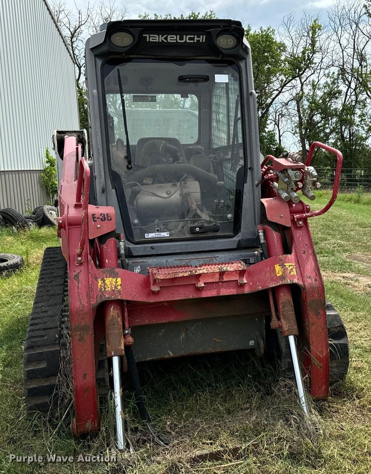 image for item MV9002 Takeuchi TL12R-2 tracked skid steer loader