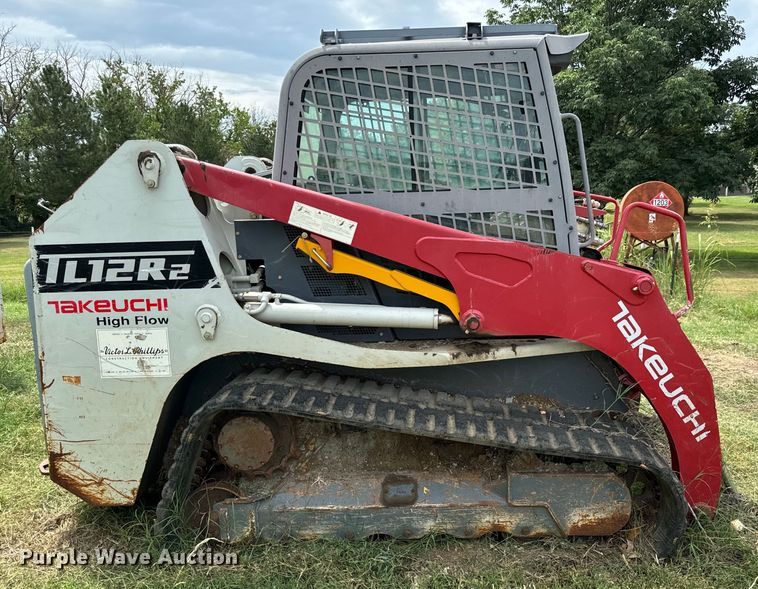 image for item MV9002 Takeuchi TL12R-2 tracked skid steer loader