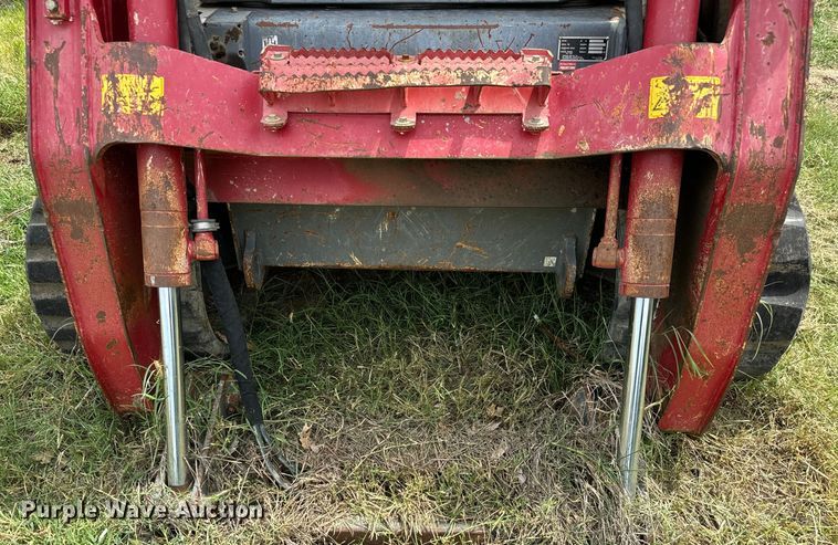 image for item MV9002 Takeuchi TL12R-2 tracked skid steer loader