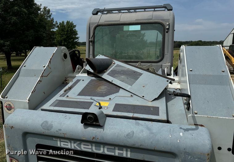 image for item MV9002 Takeuchi TL12R-2 tracked skid steer loader