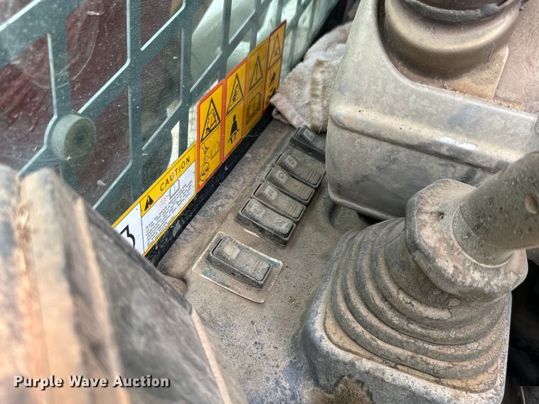 image for item MV9002 Takeuchi TL12R-2 tracked skid steer loader