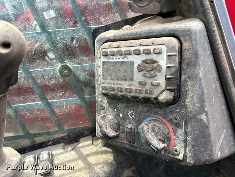 image for item MV9002 Takeuchi TL12R-2 tracked skid steer loader