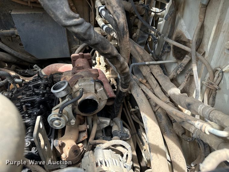 image for item MV9002 Takeuchi TL12R-2 tracked skid steer loader