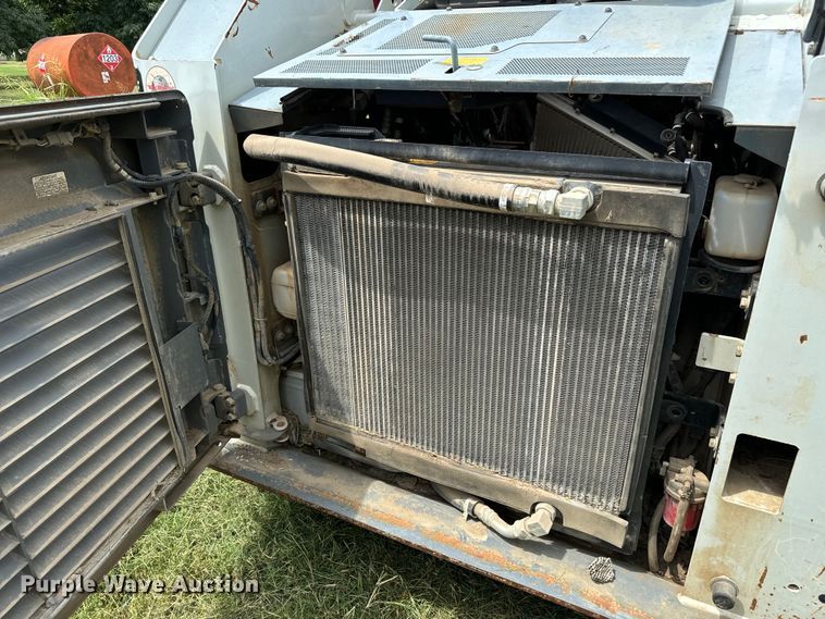 image for item MV9002 Takeuchi TL12R-2 tracked skid steer loader