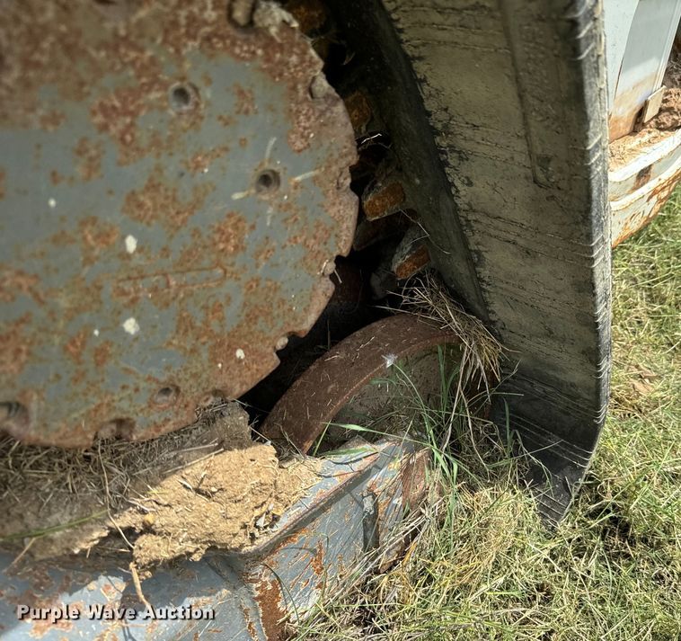 image for item MV9002 Takeuchi TL12R-2 tracked skid steer loader