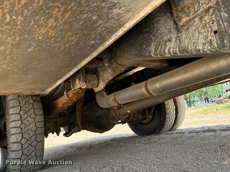 image for item MV9003 2017 Dodge Ram 3500HD Crew Cab utility bed pickup truck