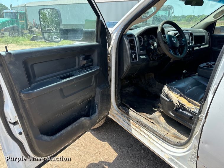 image for item MV9003 2017 Dodge Ram 3500HD Crew Cab utility bed pickup truck