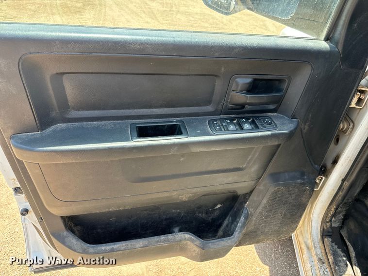 image for item MV9003 2017 Dodge Ram 3500HD Crew Cab utility bed pickup truck