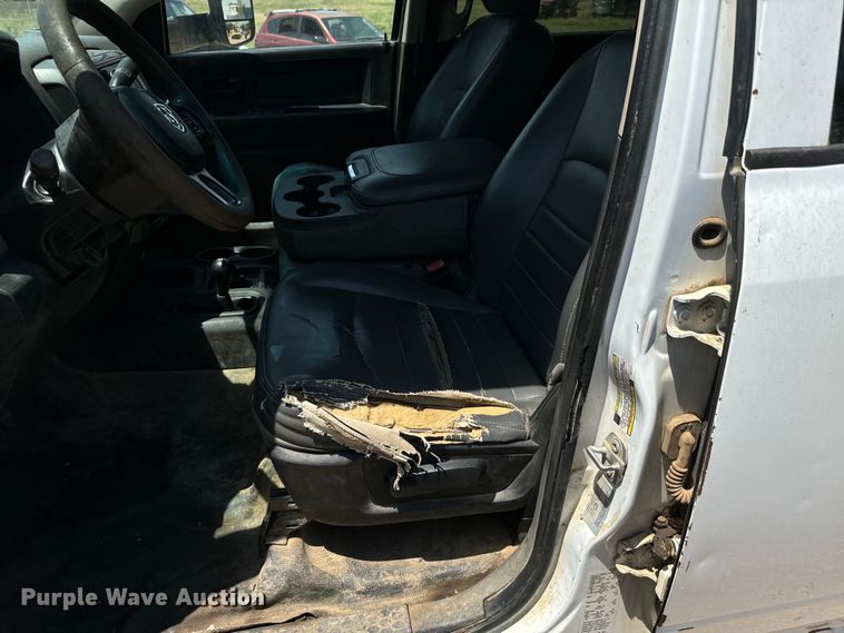 image for item MV9003 2017 Dodge Ram 3500HD Crew Cab utility bed pickup truck