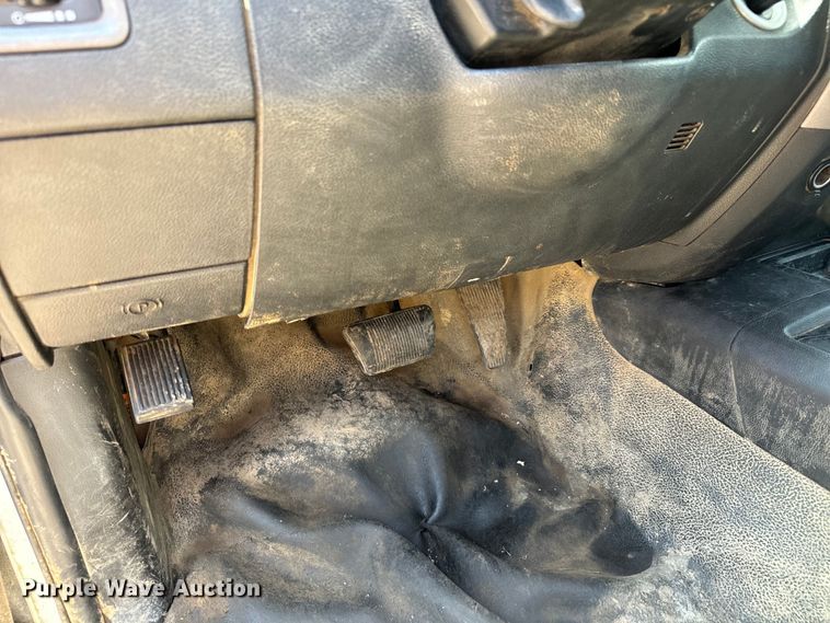 image for item MV9003 2017 Dodge Ram 3500HD Crew Cab utility bed pickup truck