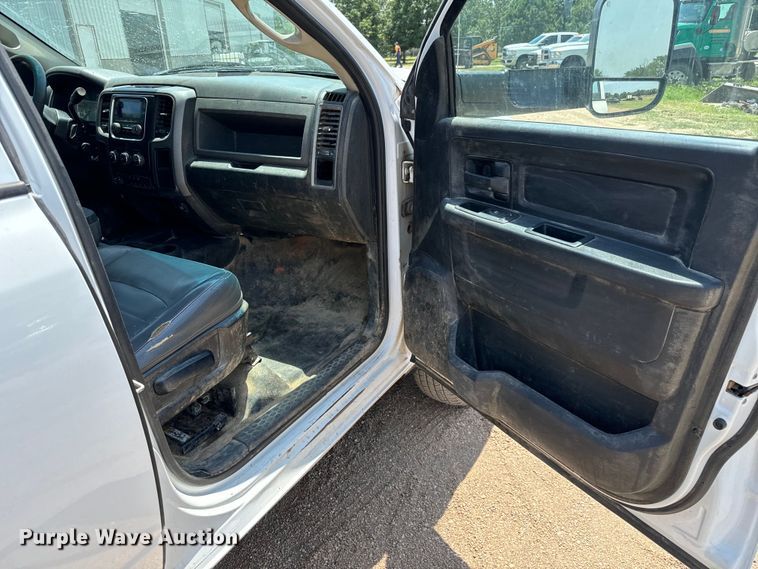 image for item MV9003 2017 Dodge Ram 3500HD Crew Cab utility bed pickup truck