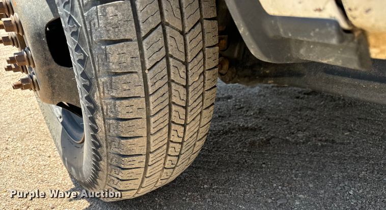 image for item MV9003 2017 Dodge Ram 3500HD Crew Cab utility bed pickup truck