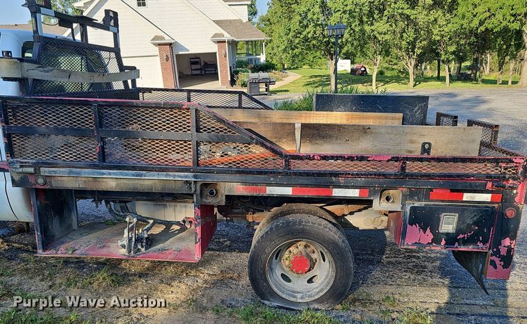 image for item DK0668 2012 Ford F550 Super Duty XL SuperCab flatbed truck