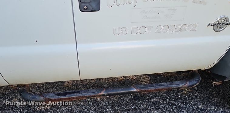 image for item DK0668 2012 Ford F550 Super Duty XL SuperCab flatbed truck