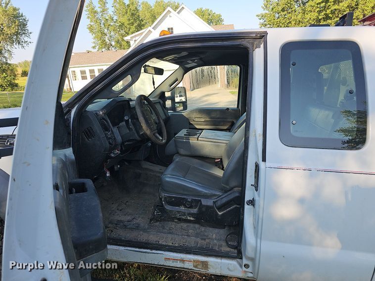 image for item DK0668 2012 Ford F550 Super Duty XL SuperCab flatbed truck