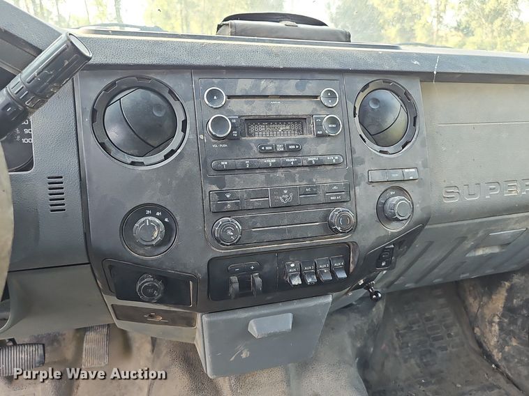 image for item DK0668 2012 Ford F550 Super Duty XL SuperCab flatbed truck
