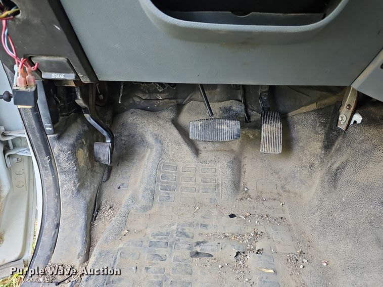 image for item DK0668 2012 Ford F550 Super Duty XL SuperCab flatbed truck