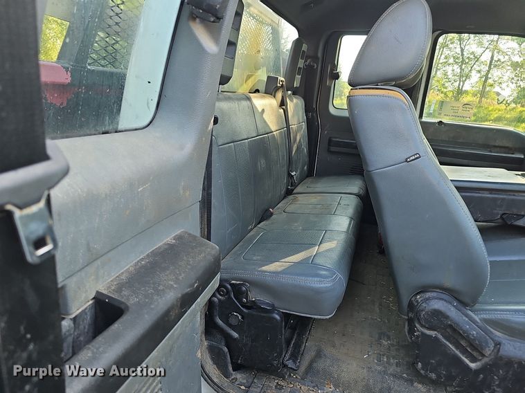 image for item DK0668 2012 Ford F550 Super Duty XL SuperCab flatbed truck