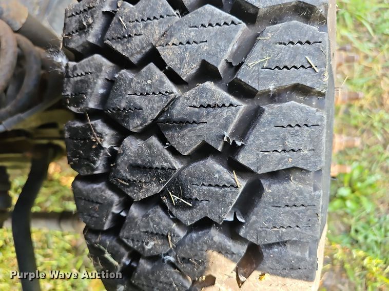 image for item DK0668 2012 Ford F550 Super Duty XL SuperCab flatbed truck