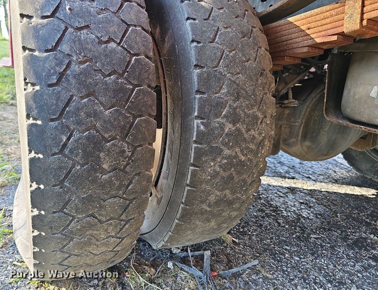 image for item DK0668 2012 Ford F550 Super Duty XL SuperCab flatbed truck