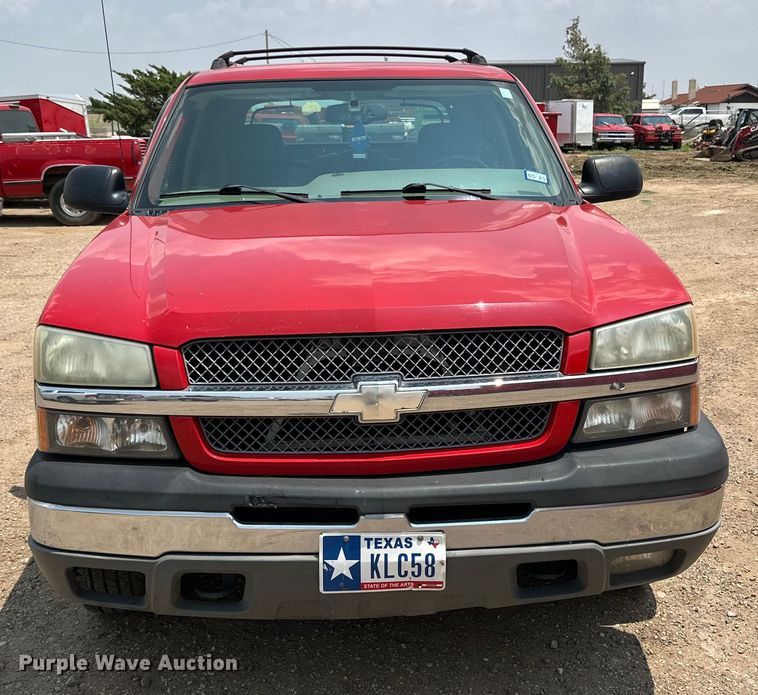 image for item DK6936 2004 Chevrolet  Avalanche Crew Cab pickup truck