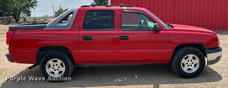 image for item DK6936 2004 Chevrolet  Avalanche Crew Cab pickup truck