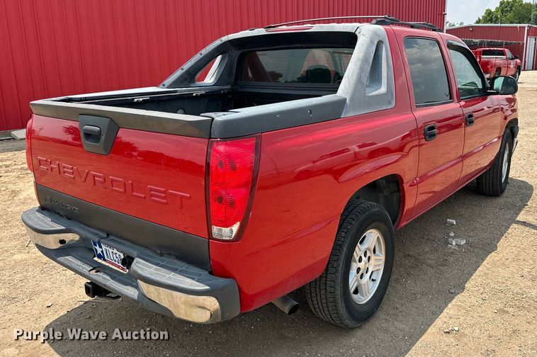 image for item DK6936 2004 Chevrolet  Avalanche Crew Cab pickup truck