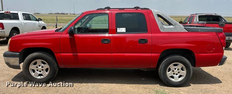 image for item DK6936 2004 Chevrolet  Avalanche Crew Cab pickup truck
