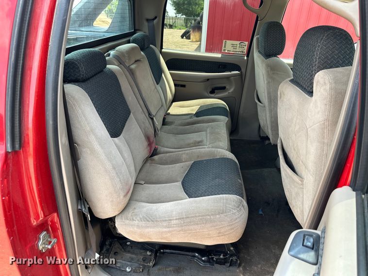 image for item DK6936 2004 Chevrolet  Avalanche Crew Cab pickup truck