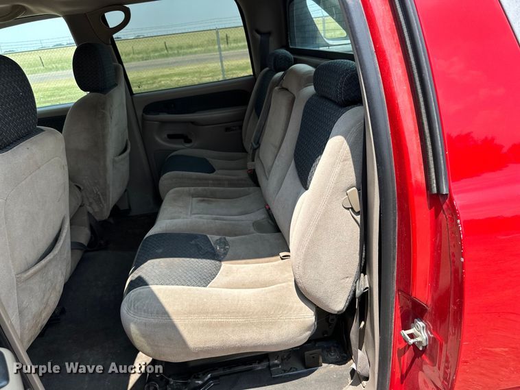 image for item DK6936 2004 Chevrolet  Avalanche Crew Cab pickup truck