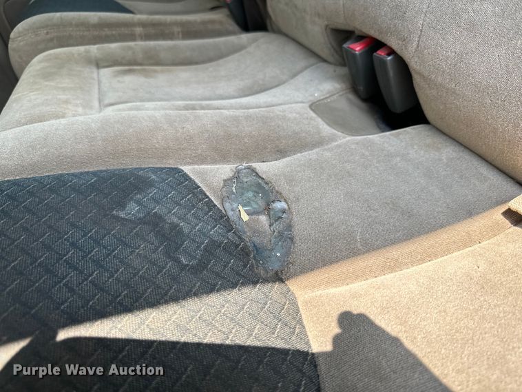 image for item DK6936 2004 Chevrolet  Avalanche Crew Cab pickup truck