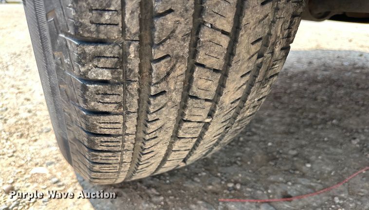 image for item DK6936 2004 Chevrolet  Avalanche Crew Cab pickup truck