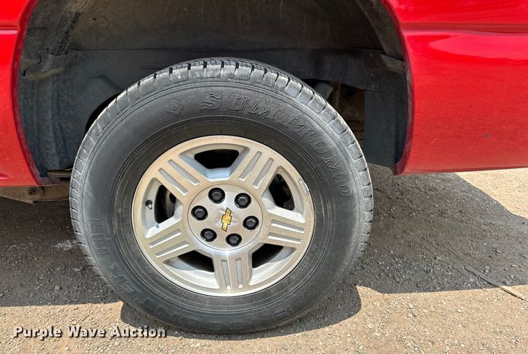 image for item DK6936 2004 Chevrolet  Avalanche Crew Cab pickup truck