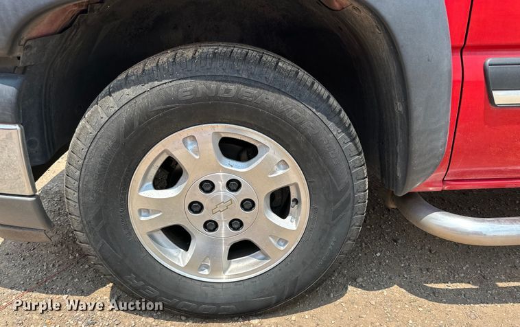 image for item DK6937 2005 Chevrolet Avalanche Crew Cab pickup truck