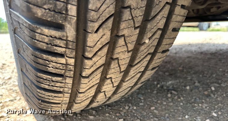 image for item DK6937 2005 Chevrolet Avalanche Crew Cab pickup truck