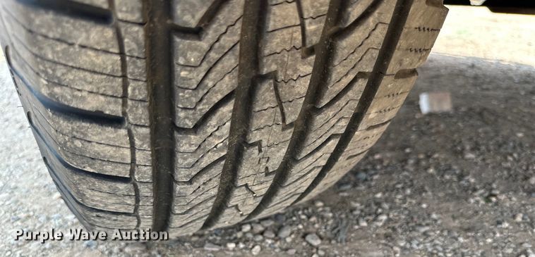 image for item DK6937 2005 Chevrolet Avalanche Crew Cab pickup truck