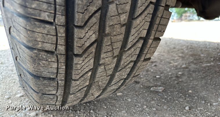 image for item DK6937 2005 Chevrolet Avalanche Crew Cab pickup truck