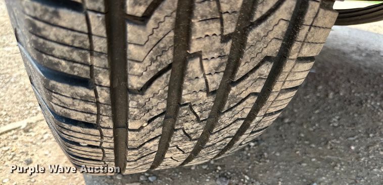 image for item DK6937 2005 Chevrolet Avalanche Crew Cab pickup truck