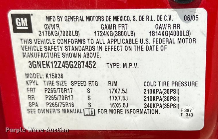 image for item DK6937 2005 Chevrolet Avalanche Crew Cab pickup truck