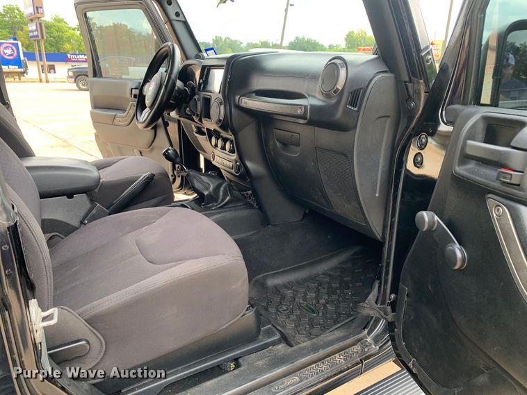 image for item DM7943 2013 Jeep Wrangler Sport SUV