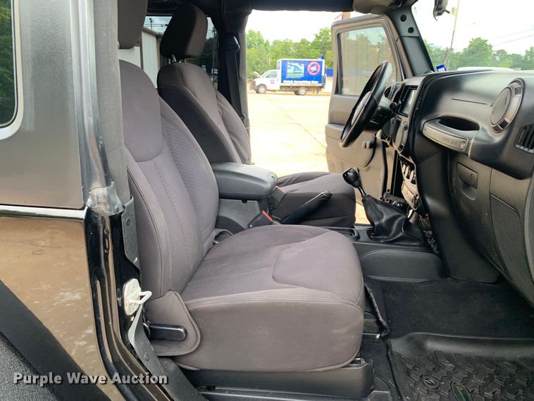 image for item DM7943 2013 Jeep Wrangler Sport SUV