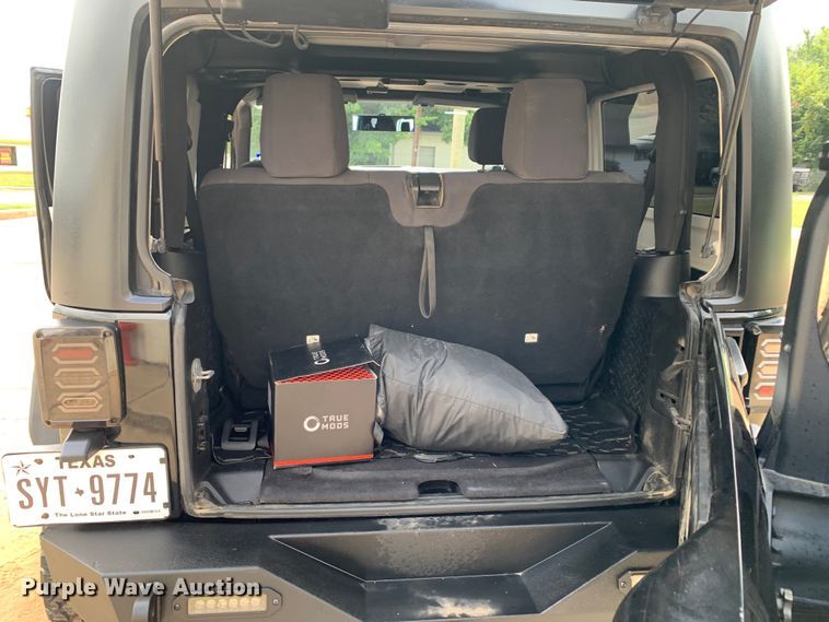 image for item DM7943 2013 Jeep Wrangler Sport SUV