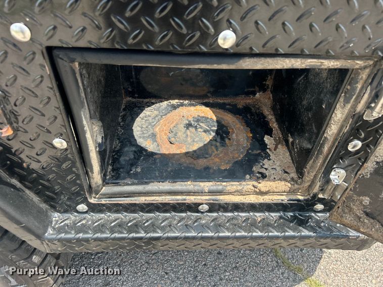 image for item DO6601 2017 Ford F350 Super Duty Crew Cab flatbed pickup truck