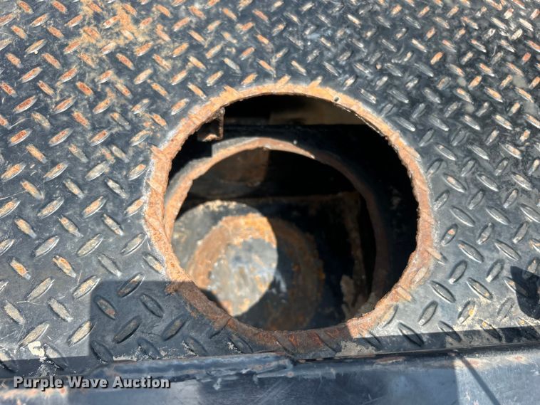 image for item DO6601 2017 Ford F350 Super Duty Crew Cab flatbed pickup truck